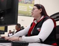 Operadores del ECU 911 atendiendo emergencias.