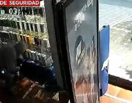 Un local de Quito ofrece USD 15 000 de recompensa por información que permita capturar a sus asaltantes