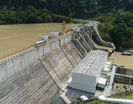 La central hidroeléctrica Manduriacu está ubicada entre las provincias de Pichincha e Imbabura.