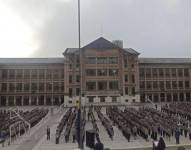 Los estudiantes de la institución educativa pública durante un acto cívico.