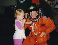 Eileen Collins con su pequeña hija Bridget.