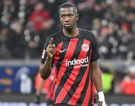 Eintracht Frankfurt anunció a William Pacho para la convocatoria de la Copa América 2024 y amistosos.