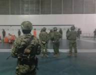 Imagen de militares en el interior de la cárcel Regional de Guayaquil, este lunes 29 de septiembre-