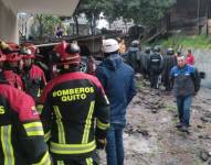 Personal del Cuerpo de Bomberos de Quito en una de las emergencias reportadas en la capital.