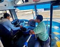 Una de las alumnas que obtuvieron su licencia profesional, en Quito.