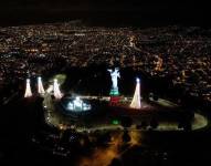 Vista aérea del pesebre navideño en El Panecillo.