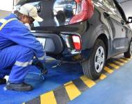 Imagen referencial del servicio de Revisión Técnica Vehicular, en Quito.