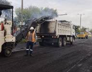 Trabajos de rehabilitación en la avenida Galo Plaza Lasso, norte de Quito.