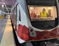 La flota del Metro de Quito cuenta con 18 trenes, los cuales se encuentran en proceso de pruebas.