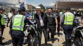 Momento en que las motocicletas fueron entregadas a los uniformados AMT.