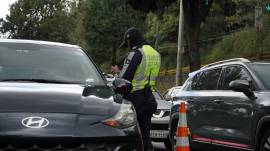 Operativo de movilidad en la avenida Simón Bolívar, en el oriente de Quito.