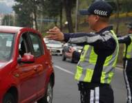 Los agentes civiles de tránsito se ubican en puntos estratégicos de la ciudad.