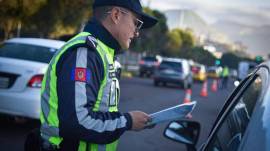 Los agentes se ubican en sitios estratégicos de Quito durante el feriado.