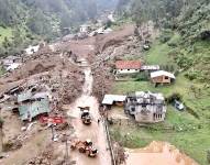 Unos 18.000 metros cúbicos de material han caído sobre cinco kilómetros de la carretera Cuenca-Molleturo.