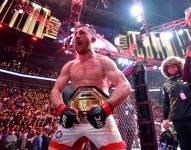 Dvalishvili consiguiendo el cinturón de peso gallo en su pasada pelea contra Sean O'Malley