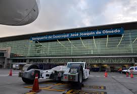 Cierra aeropuerto de Guayaquil por caída de ceniza de Volcán Sangay