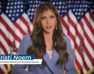 La secretaria de Seguridad Nacional de EE.UU., Kristin Noem, aparece en los anuncios difundidos en México.