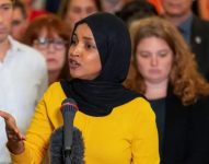 Trump criticó a Ilhan Omar, una somalí-estadounidense que representa a un distrito de Minnesota en el Congreso.