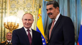 El presidente de Rusia, Vladimir Putin, junto al presidente de Venezuela, Nicolás Maduro, en el Kremlin, Moscú, el 7 de mayo de 2025.