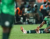 Victor Osimhen, lamentando el empate.