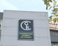 Captura de video de los exteriores de la Contraloría General del Estado en Quito.