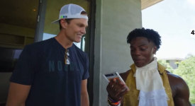 iShowspeed mira la tarjeta especial de Cristiano Ronaldo que le regaló Tom Brady