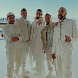 LosBackstreet Boys en el aeropuerto donde comenzó todo.