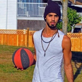 Omar Borkan Al Gala en fotos