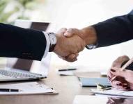 Según Guillermo Lasso, el propósito fundamental de la ley es generar empleo para esa gran cantidad de ecuatorianos que hoy vive en la informalidad, en el subempleo, en el desempleo.