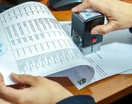 El trámite orientado a ejercer el control y registro migratorio en puertos, aeropuertos, pasos fronterizos, puertos marítimos y fluviales.