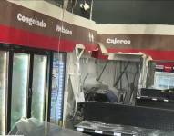 Imagen de la explosión dentro de una gasolinera dle norte de Guayaquil.