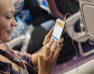 Usar el celular en el avión es posible activando esa modalidad.