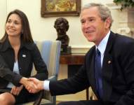 María Corina Machado tenía 37 años cuando se reunió en 2005 con el entonces presidente de EE. UU. George W Bush.