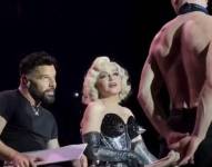 Captura de pantalla de uno de los videos difundidos en redes sociales relacionado al show de Madonna en el que Ricky Martin apareció de sorpresa.