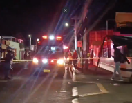 Los vehículos de primera respuesta en la zona donde ocurrió la emergencia, en el norte de Quito.