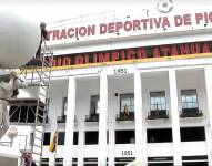 Exteriores del Estadio Olímpico Atahualpa.