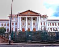 Fachada del colegio Mejía, en el centro norte de Quito.