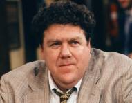 George Wendt en la serie Cheers.