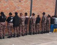 Imagen de guías penitenciarios retenidos en la cárcel El Turi de Cuenca.