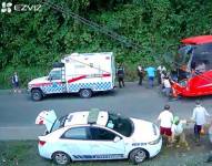 Momento en que el bus atropella a heridos y socorristas.
