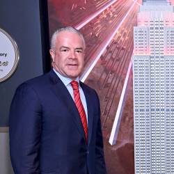 Raúl Rocha fotografiado en el Empire State Building el 22 de noviembre de 2024 en la ciudad de Nueva York.
