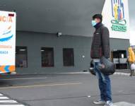 Médicos y pacientes de Quito siguen librando una batalla en los hopitales para intentar contener el virus. API/Archivo