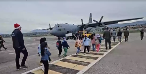 200 niños de Cotopaxi volaron por primera vez gracias a programa de la FAE.