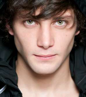 Gabriel Coronel, protagonista de Relaciones Peligrosas, realizará twitcam para sus fans