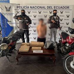 Imagen de un hombre detenido por estar implicado en el asesinato de Mario Pineida.
