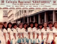 Bastoneras del colegio de Guayaquil