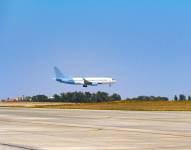 Imagen referencial de la pista de un aeropuerto.