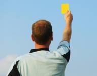 Imagen referencial de un árbitro de fútbol