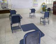 Foto de una aula de clases vacías, en un colegio fiscal de Ecuador.