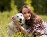 Imagen referencial a mascota y sus dueños.